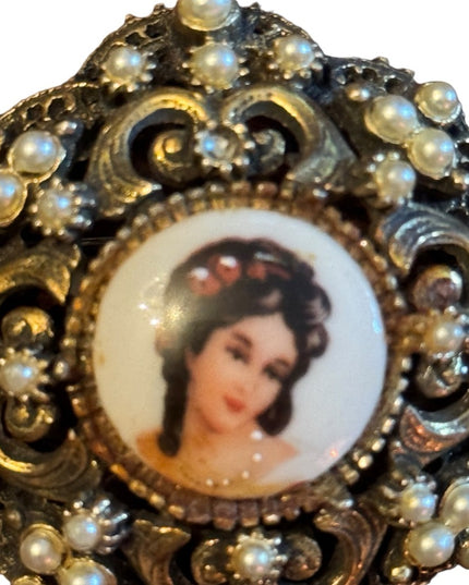 The Most Beautiful Cameo Limoges Brooch Made In France Faux Pearls Golden Tone