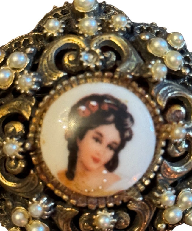 The Most Beautiful Cameo Limoges Brooch Made In France Faux Pearls Golden Tone