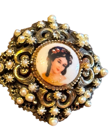 The Most Beautiful Cameo Limoges Brooch Made In France Faux Pearls Golden Tone
