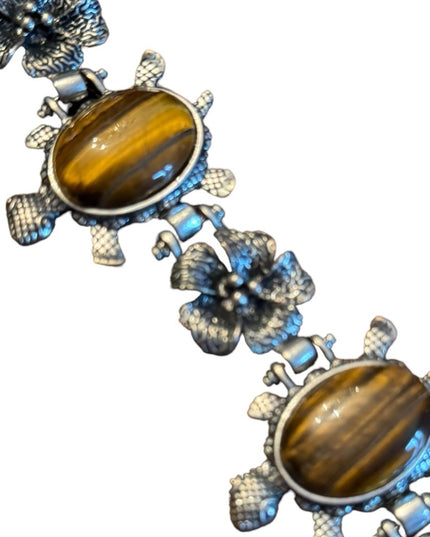 Lovely vintage 1980s Tiger eye flower turtlw chunky link bracelet silver finish