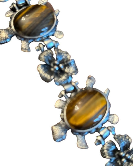 Lovely vintage 1980s Tiger eye flower turtlw chunky link bracelet silver finish