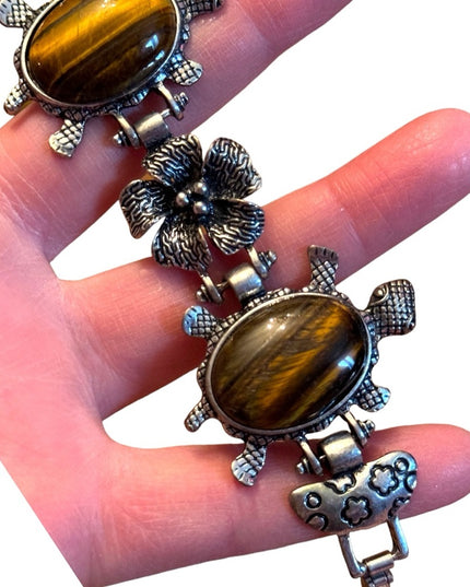 Lovely vintage 1980s Tiger eye flower turtlw chunky link bracelet silver finish