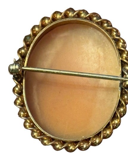 Vintage carved shell cameo in pinchbeck gold frame brooch