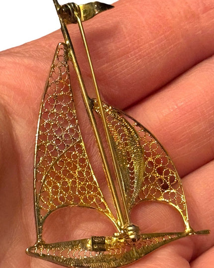 Vintage 800 silver gold washed large sail boat filagree brooch