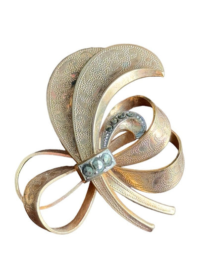 Vintage gold finish feather art deco rhinestone fancy brooch