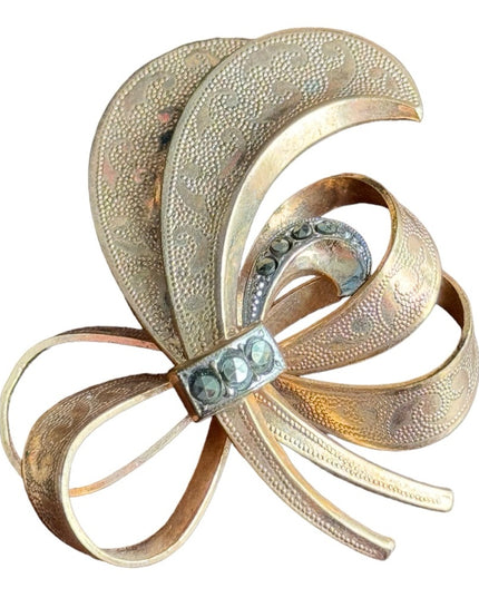 Vintage gold finish feather art deco rhinestone fancy brooch