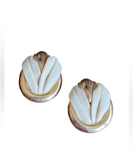 Vintage 1970s SG D’OR Gold & Cream leather fancy show clips