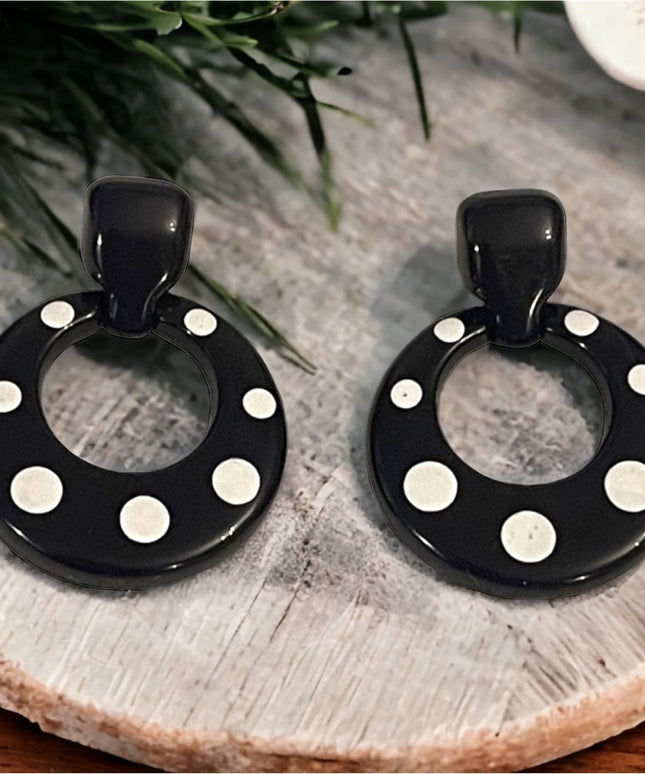 Vintage black and White polka dot resin plastic chunky earrings dangle