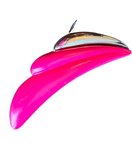 Vintage pink resin silver finish wave design brooch