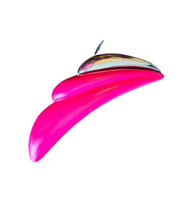 Vintage pink resin silver finish wave design brooch