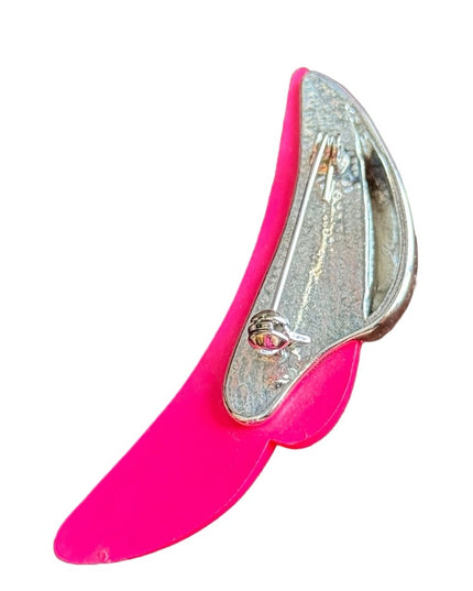 Vintage pink resin silver finish wave design brooch