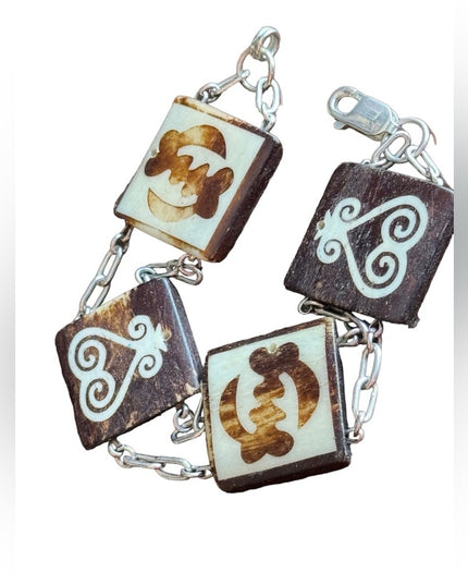 Lovely sterling silver hand made link heart square resin bracelet