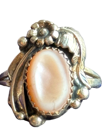 Vintage STERLING 925 ERP (EAGLE) mother of pearl Navajo southwestern ring