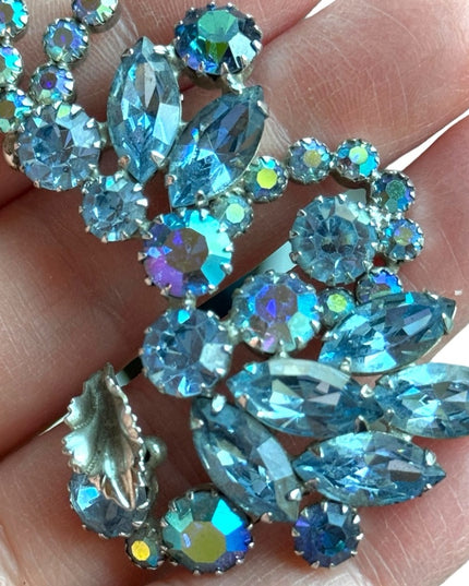 Vintage C1950s AB Sherman unmarked blue crystal brooch silver tone Large