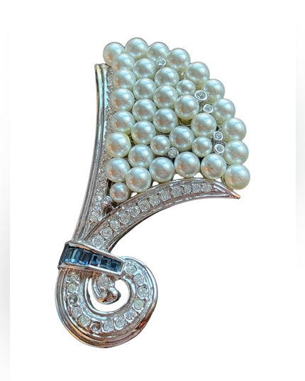 VTG C1960s silver rhodium plated Butler Faux pearl rhinestone brooch FAC