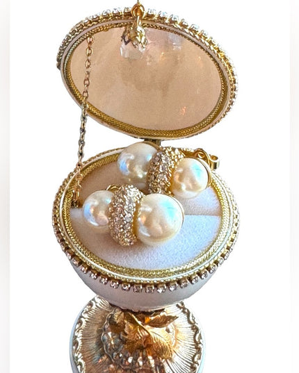 Vintage C1980s gold simulated pearl rhinestone clip on earrings stamped designer