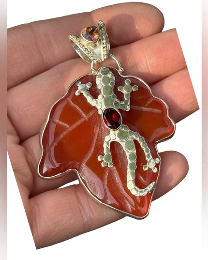 RARE  Sajen 925 Sterling silver  pendant Carnelian garnet handmade Bali Lizard