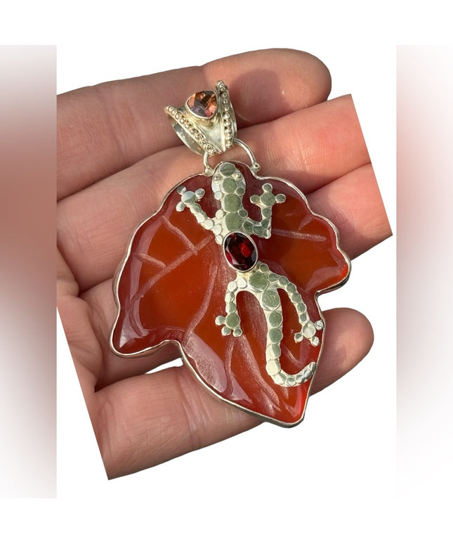 RARE  Sajen 925 Sterling silver  pendant Carnelian garnet handmade Bali Lizard