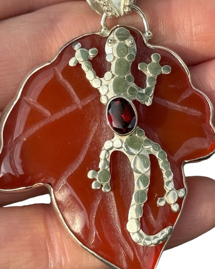 RARE  Sajen 925 Sterling silver  pendant Carnelian garnet handmade Bali Lizard