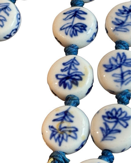 VTG Chinese export porcelain handmade painted blue & white flower bead necklace