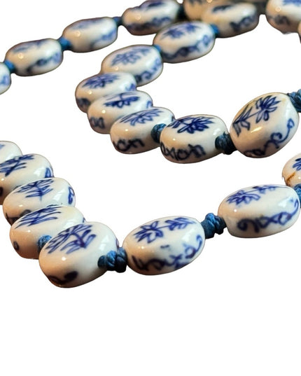 VTG Chinese export porcelain handmade painted blue & white flower bead necklace