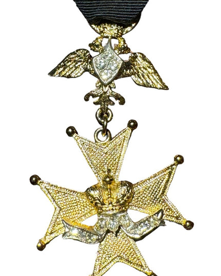 Vintage 1980s Butler & Wilson Spinx Gold eagle crusaders cross metal brooch