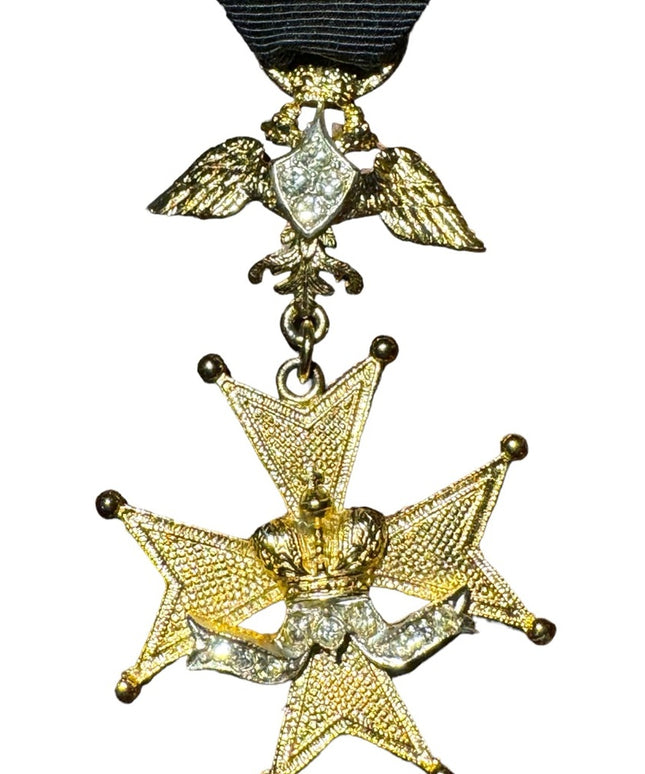 Vintage 1980s Butler & Wilson Spinx Gold eagle crusaders cross metal brooch