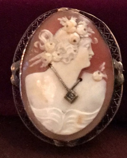 Victoria Antique 14k Gold Cameo W Diamond handcarved