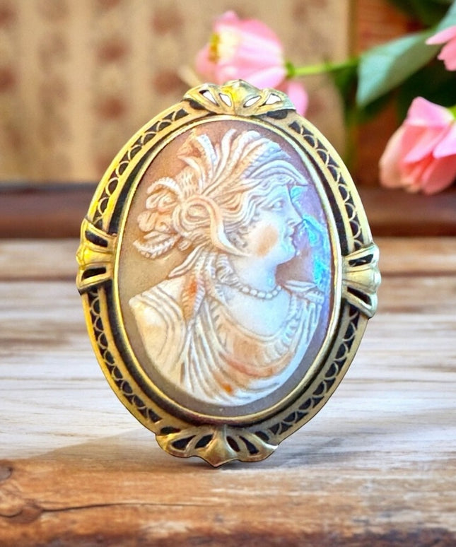 Stunning antique 10k Solid gold LG hand Carved  cameo brooch pendant