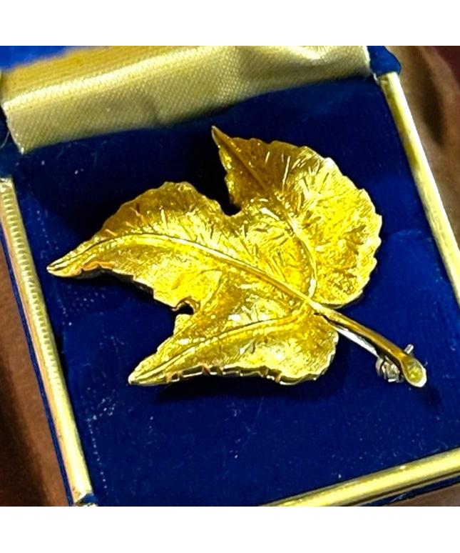 Vintage 18K K Yellow GOLD Maple Leaf Brooch Italy