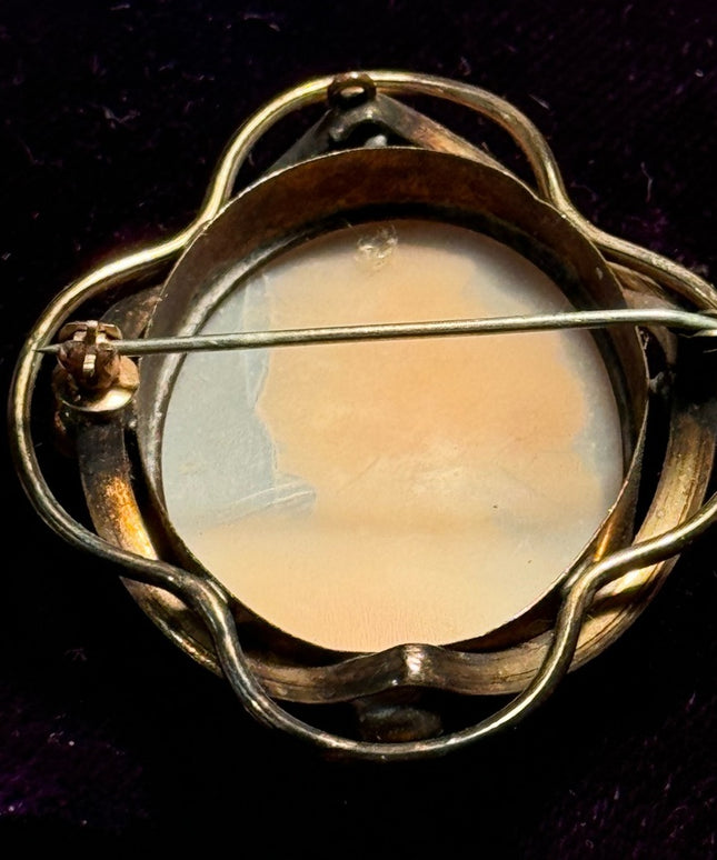 Vintage gold filled carved cameo shell brooch pendant