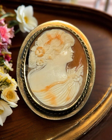Vintage gold finish plated carved cameo * brooch