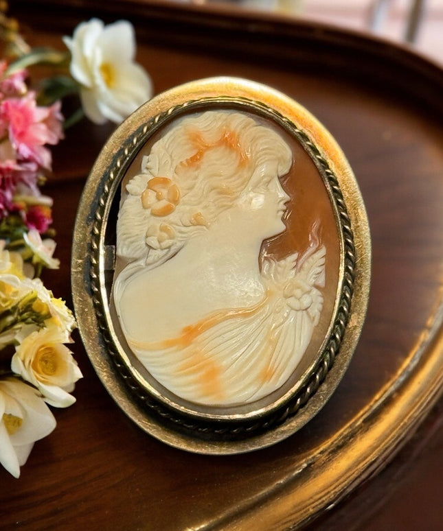 Vintage gold finish plated carved cameo * brooch
