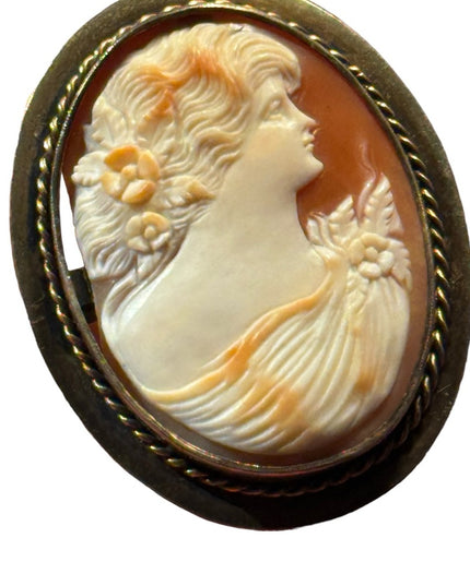 Vintage gold finish plated carved cameo * brooch
