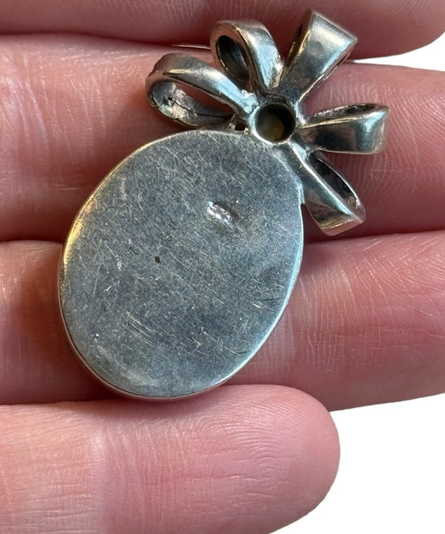 Lovely vintage MOP Mother of pearl marcasite bow pendant sterling silver 925
