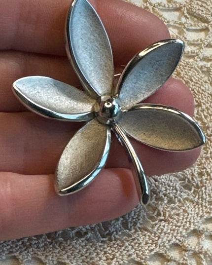 Large vintage brushed silver TRIfARI FLOWER BROOCH