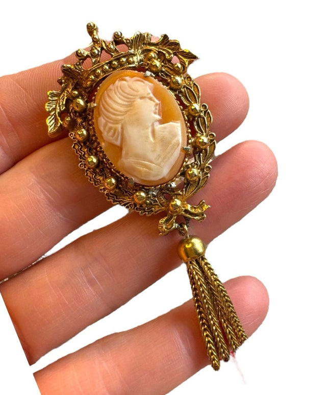 Vintage Florenza shell cameo tassel gold finish brooch