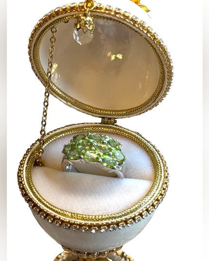 Lovely vintage Sterling Silver 925 Peridot gemstone   Ring