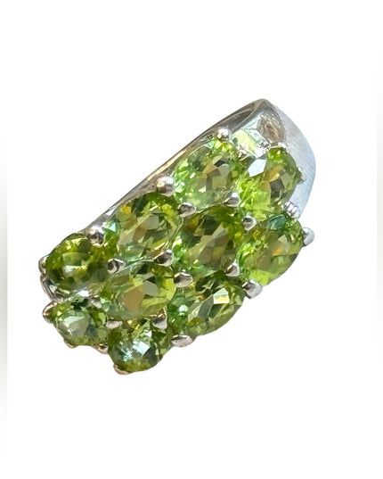 Lovely vintage Sterling Silver 925 Peridot gemstone   Ring