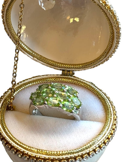 Lovely vintage Sterling Silver 925 Peridot gemstone   Ring