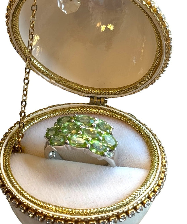 Lovely vintage Sterling Silver 925 Peridot gemstone   Ring