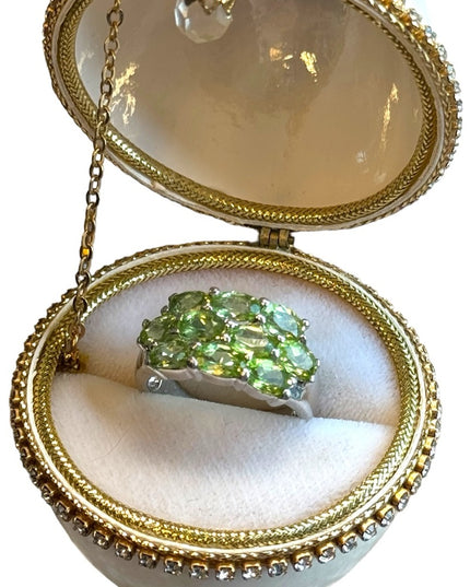 Lovely vintage Sterling Silver 925 Peridot gemstone   Ring