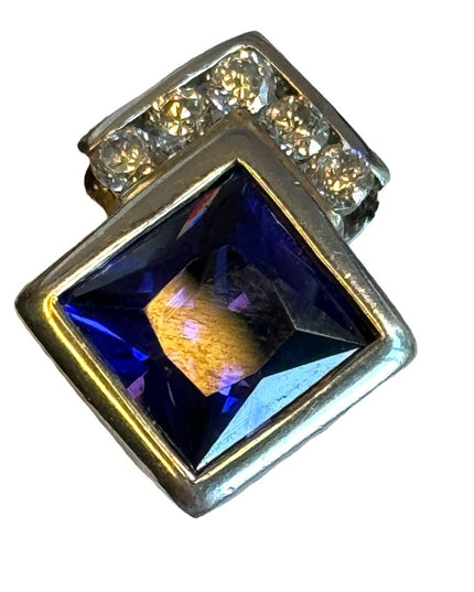 Lovely sterling silver 925 purple CZ  pendant