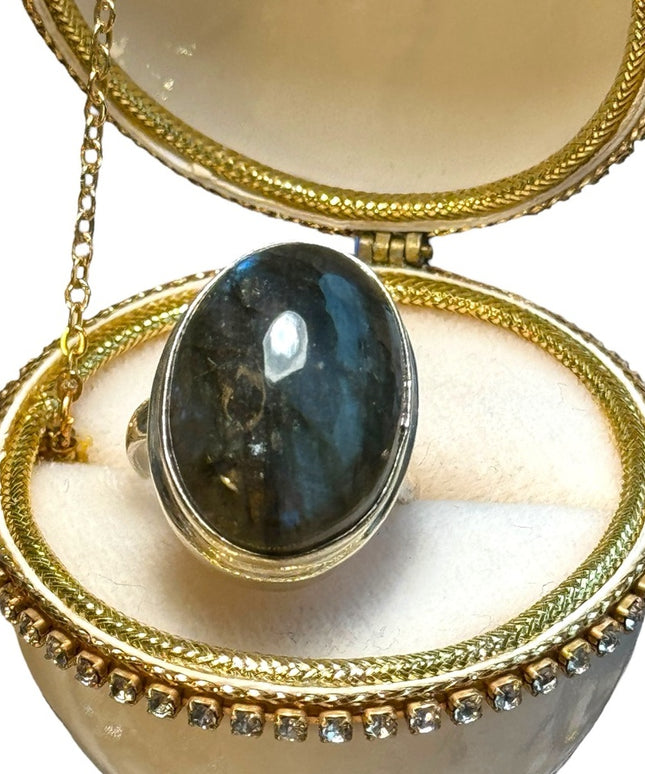 Lovely Large sterling silver Labradorite ring SZ 9