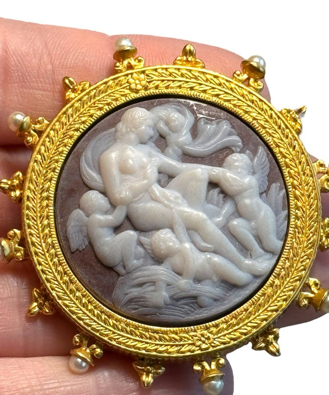 Smithsonian Cameo Brooch Pin by Avon Gold-tone Faux Pearls 2.2”