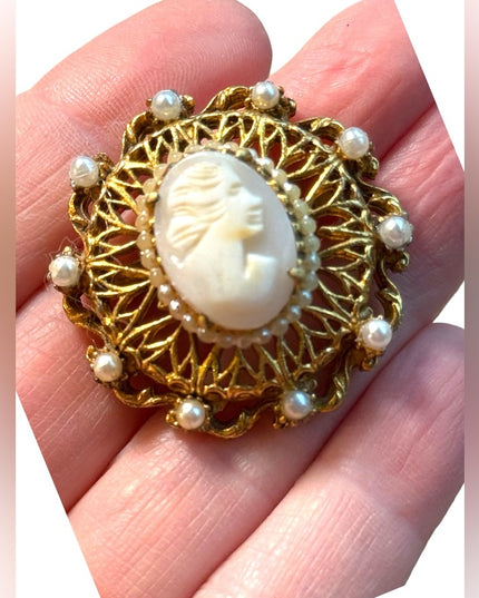 Vintage Florenza faux pearl shell cameo brooch pendant 1.5”