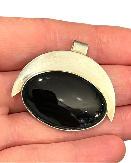 Vintage Sterling silver 925  black Onyx modernist pendant