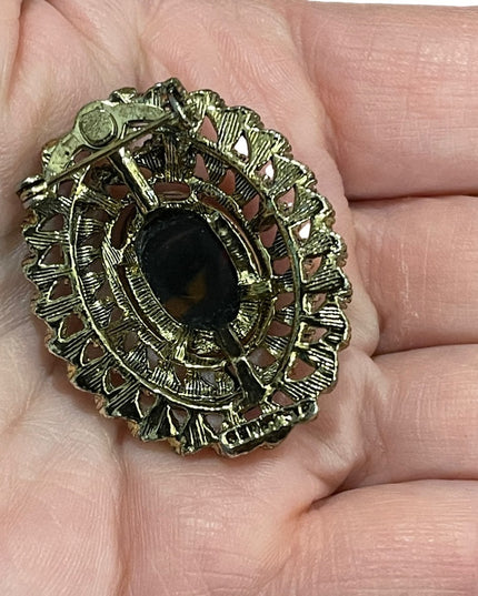 Vintage antiqued gold finish Gerrys Cameo high relief brooch