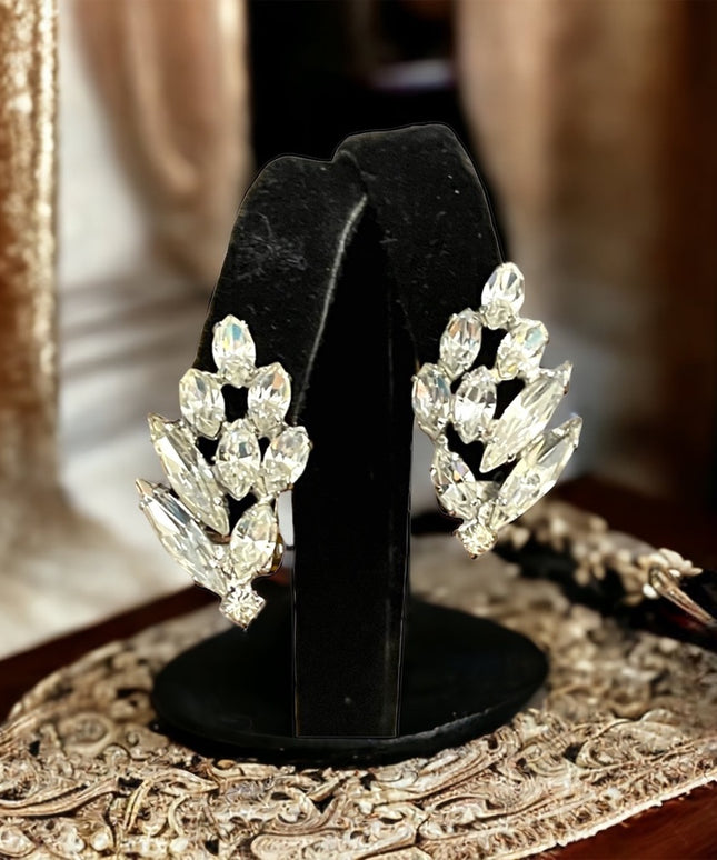 Vintage 1950s SHERMAN clear crystal leaf earrings silver finish clip ons