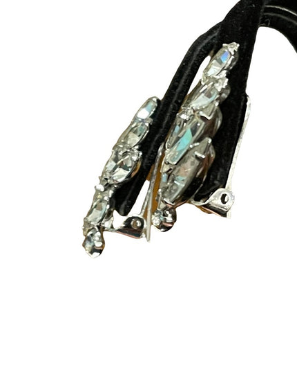 Vintage 1950s SHERMAN clear crystal leaf earrings silver finish clip ons